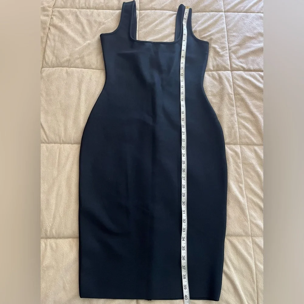 NWOT Sleeveless Deep V Back Bodycon Dress! - Picture 6 of 9